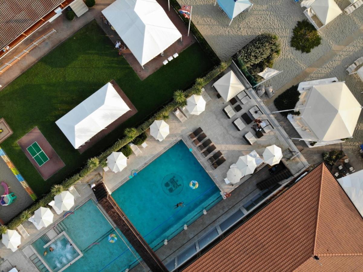 شقة Teresita Wellness Club فياريجيو المظهر الخارجي الصورة
